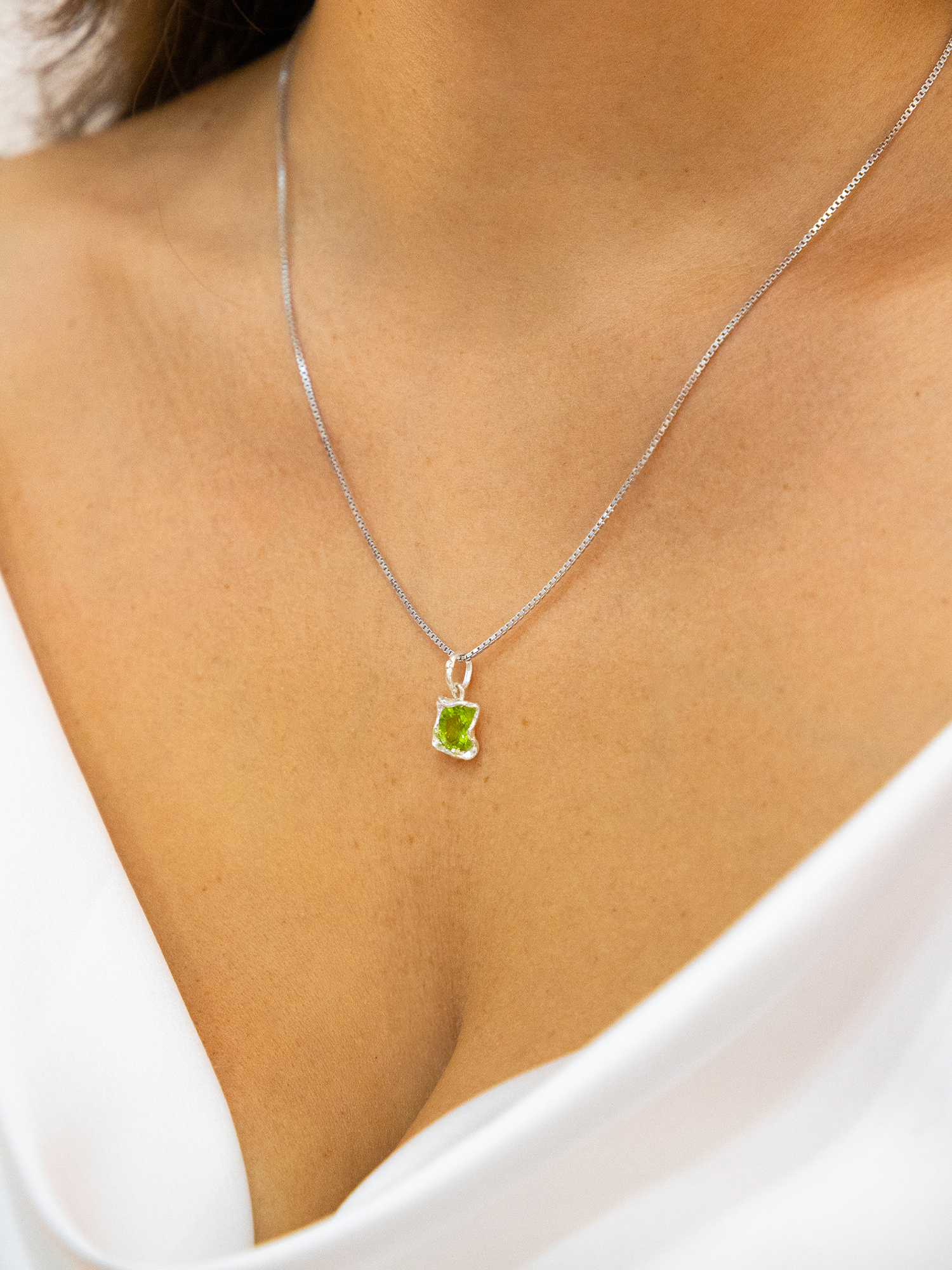 Collana Con Ciondolo A Cuore In Argento 925 E Peridoto Verde - Pietre CZ Sfaccettate, Gioiello Elegante E Classico, Lunghezza 42 Cm